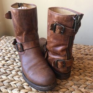 Frye Veronica back zip boots size 7